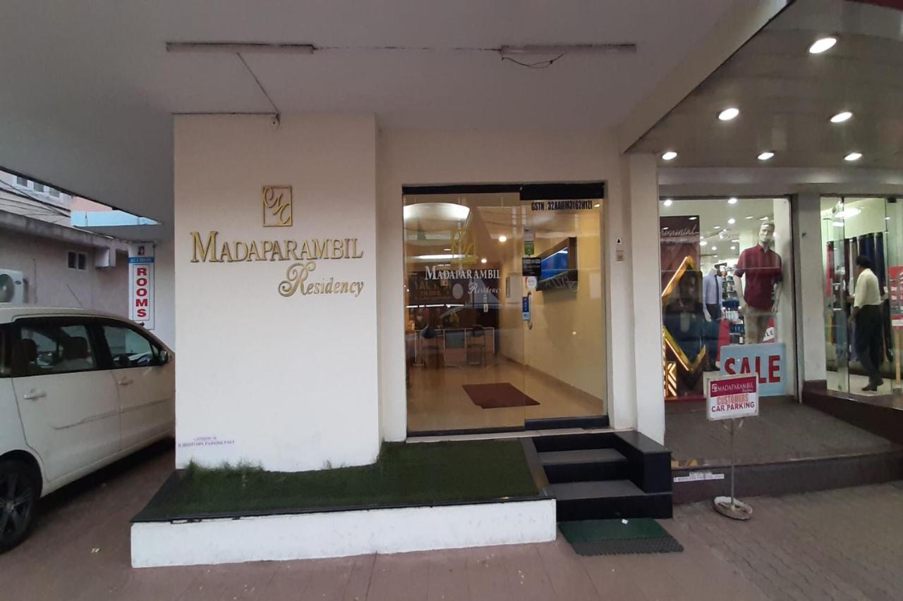 Madaparambil Residency Alwaye ภายนอก รูปภาพ