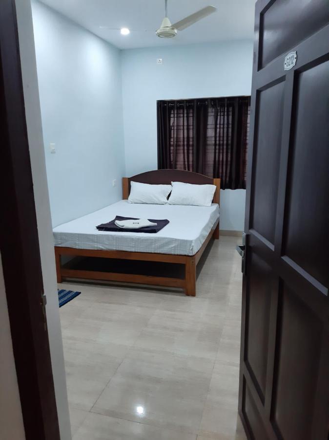 Madaparambil Residency Alwaye ภายนอก รูปภาพ