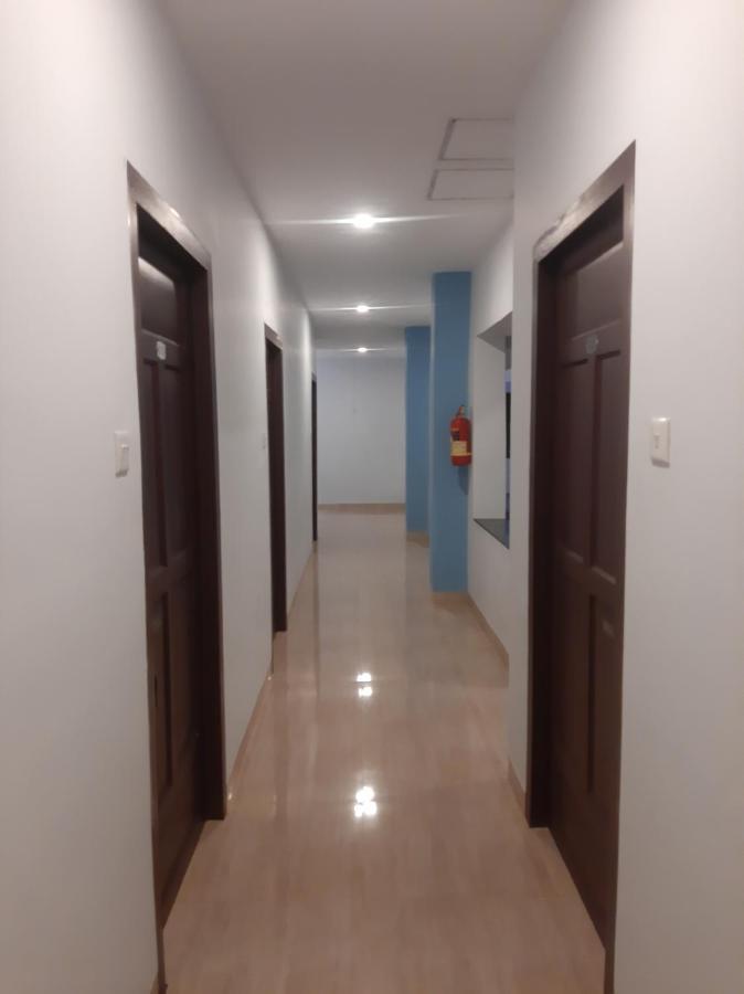 Madaparambil Residency Alwaye ภายนอก รูปภาพ
