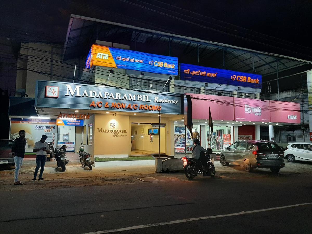 Madaparambil Residency Alwaye ภายนอก รูปภาพ