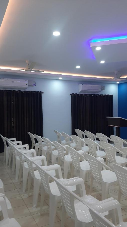 Madaparambil Residency Alwaye ภายนอก รูปภาพ