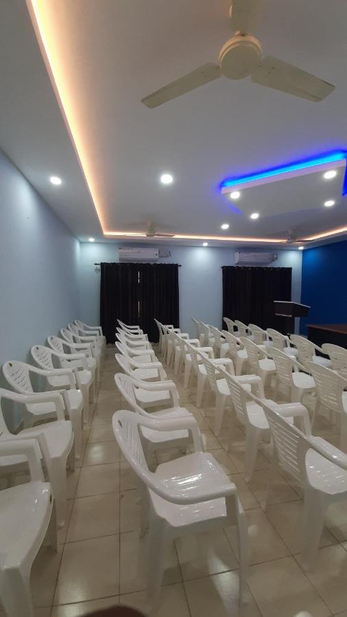 Madaparambil Residency Alwaye ภายนอก รูปภาพ