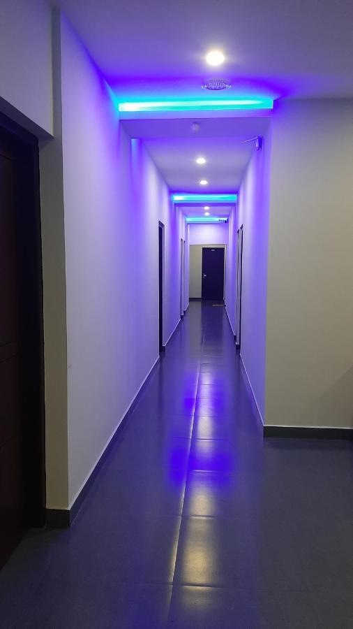 Madaparambil Residency Alwaye ภายนอก รูปภาพ