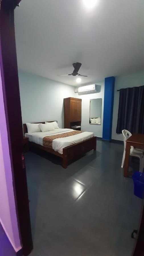 Madaparambil Residency Alwaye ภายนอก รูปภาพ